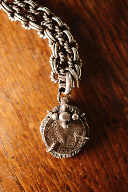Collier { Buffalo }