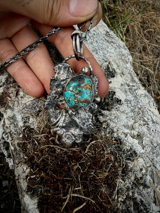 Pendentif {Shield }