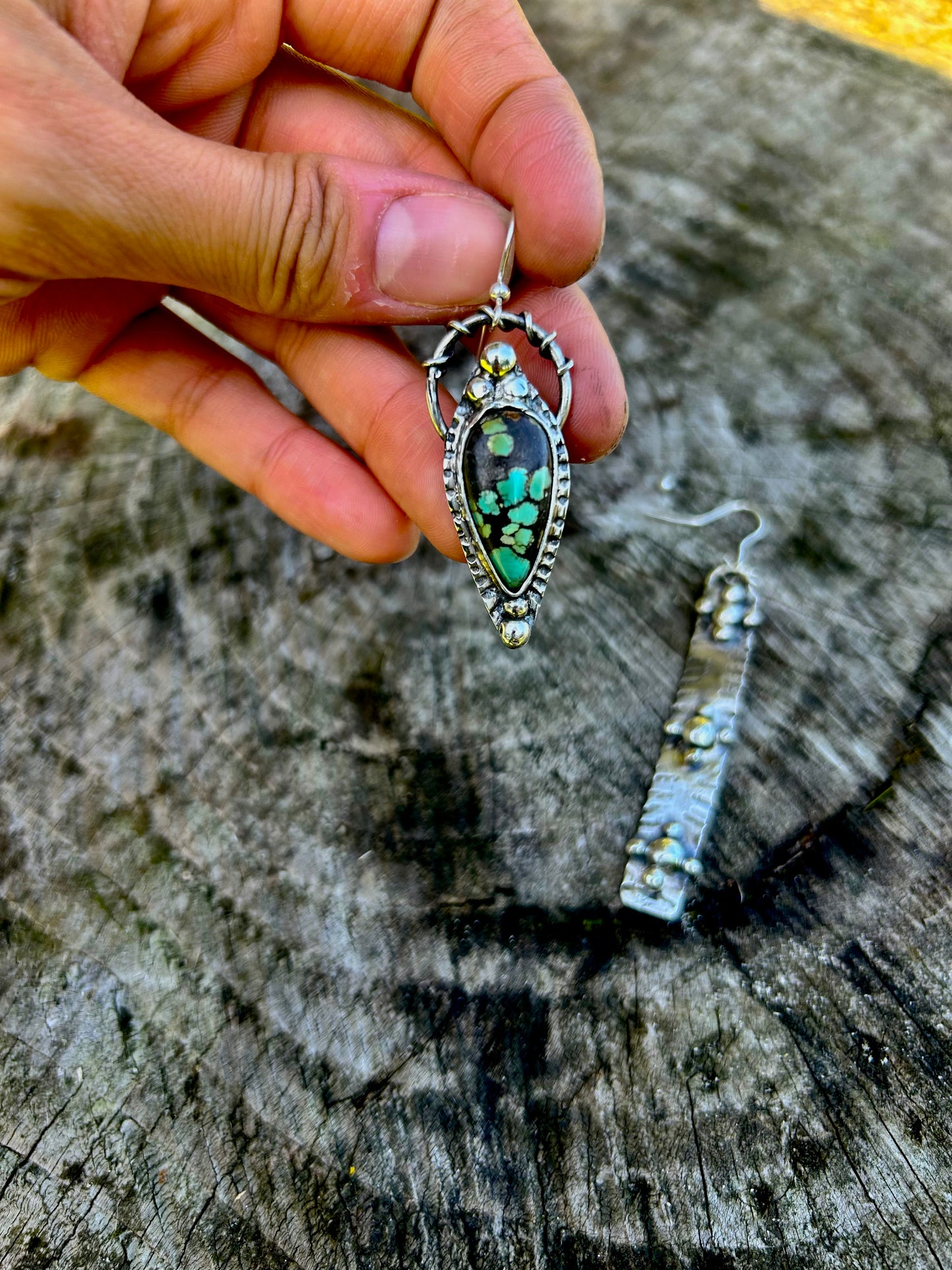 Boucles d'oreilles dépareillées