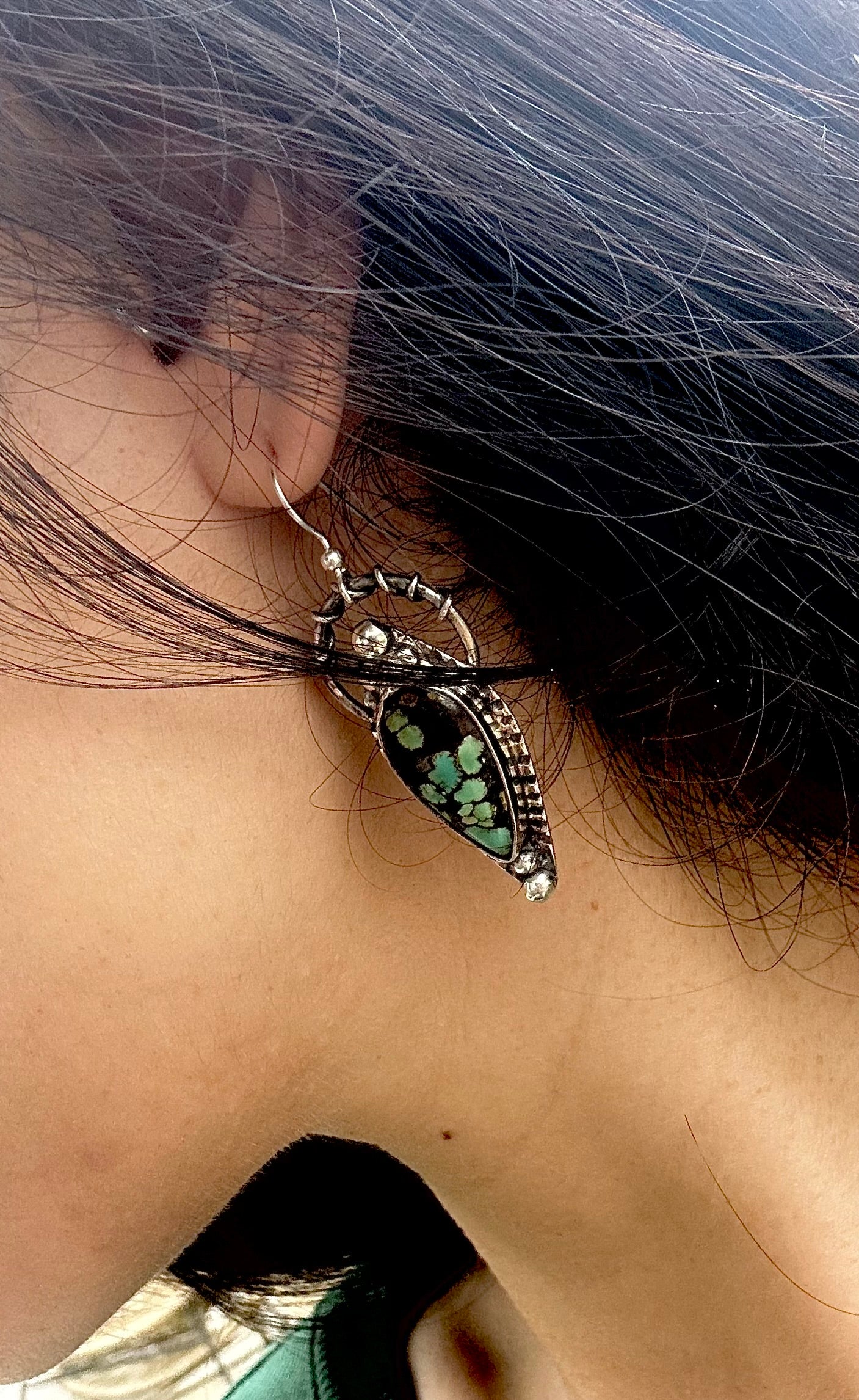 Boucles d'oreilles dépareillées