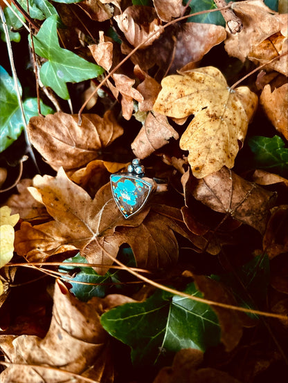 Bague triangle en turquoise